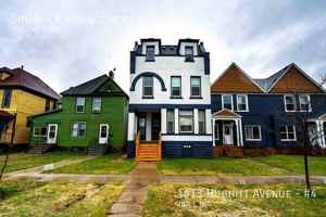 featured image of 1613 Hughitt Ave #4