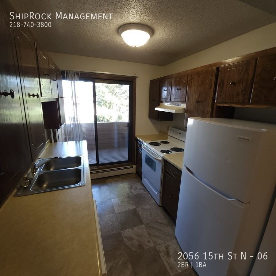 2056 15th St N #06 - Photo 7 of 15