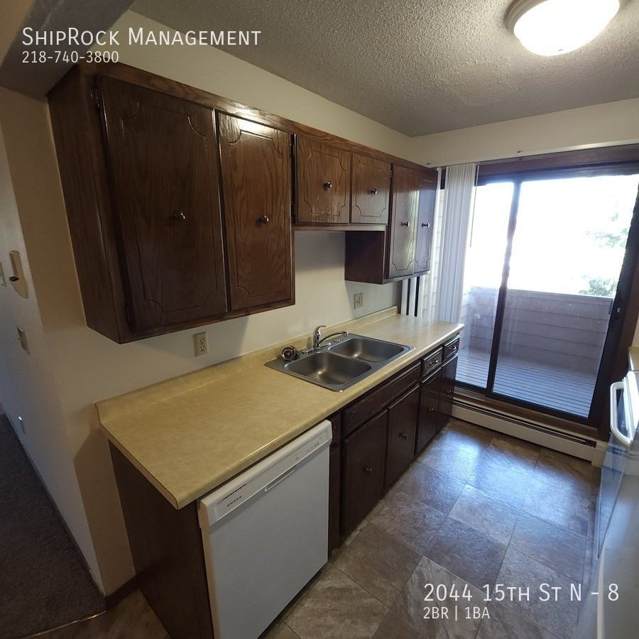 2044 15th St N #8 - Photo 6 of 16