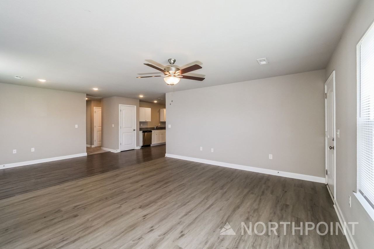 8119 Sw 3rd St - Photo 2 of 17
