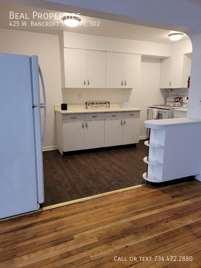 425 W Bancroft St #302 - Photo 7 of 9