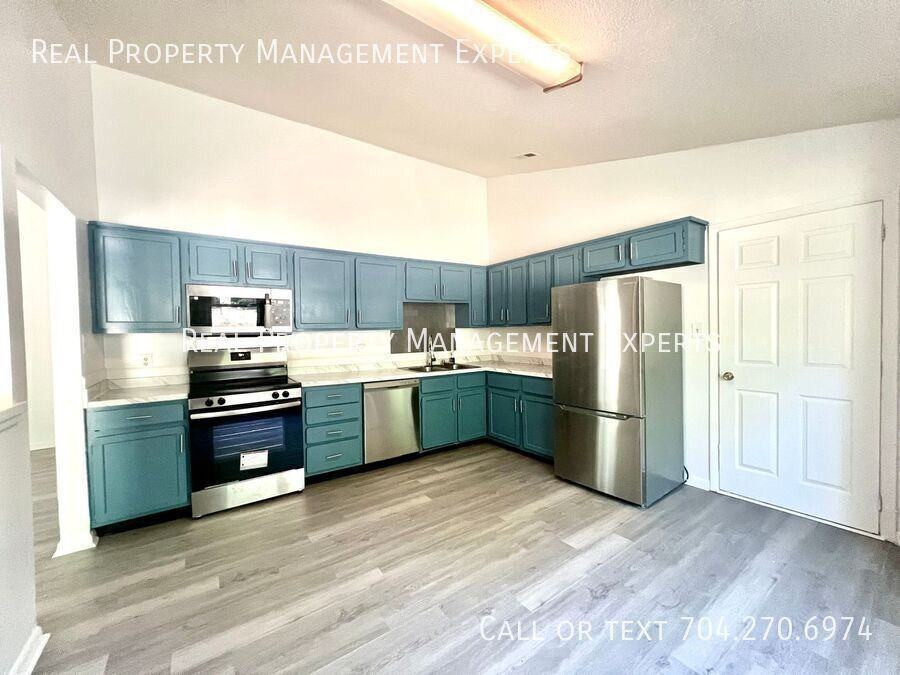 723 Cricketwood Ln - Photo 2 of 9