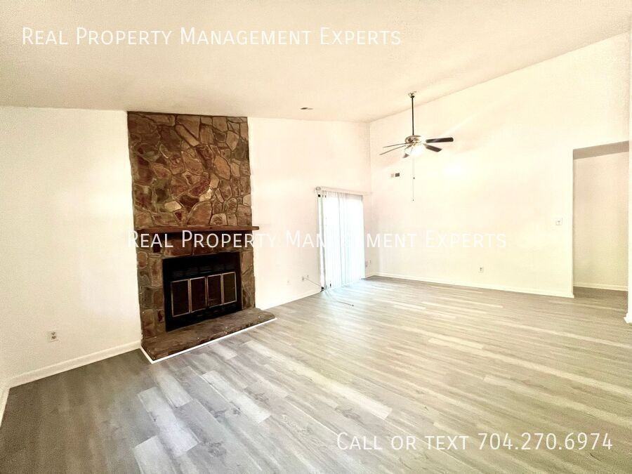 723 Cricketwood Ln - Photo 3 of 9