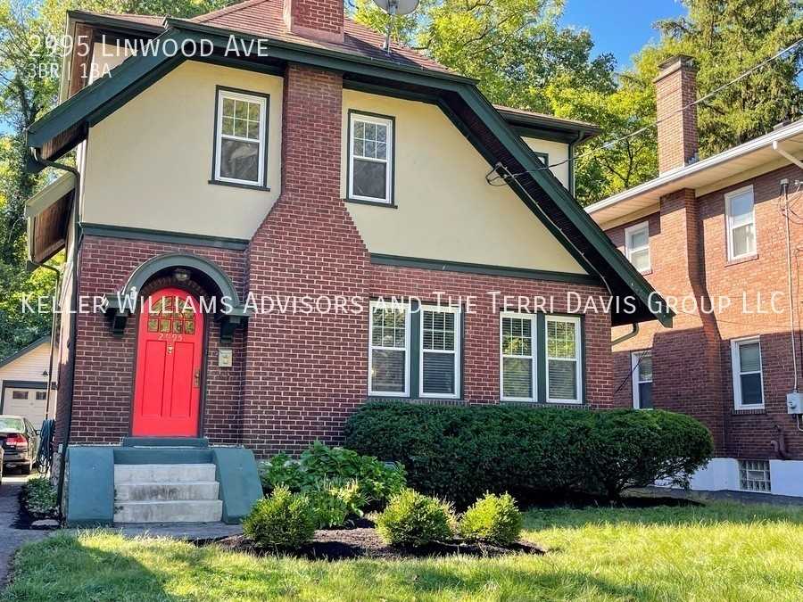 2995 Linwood Ave - Photo 2 of 10