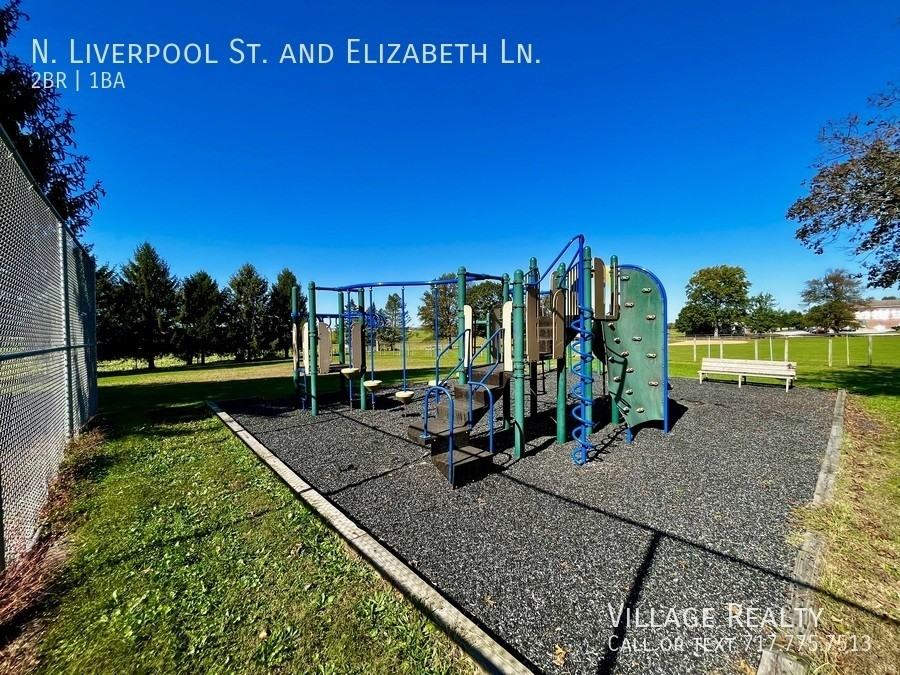 Liverpool & Elizabeth Ln. #F - Photo 6 of 50