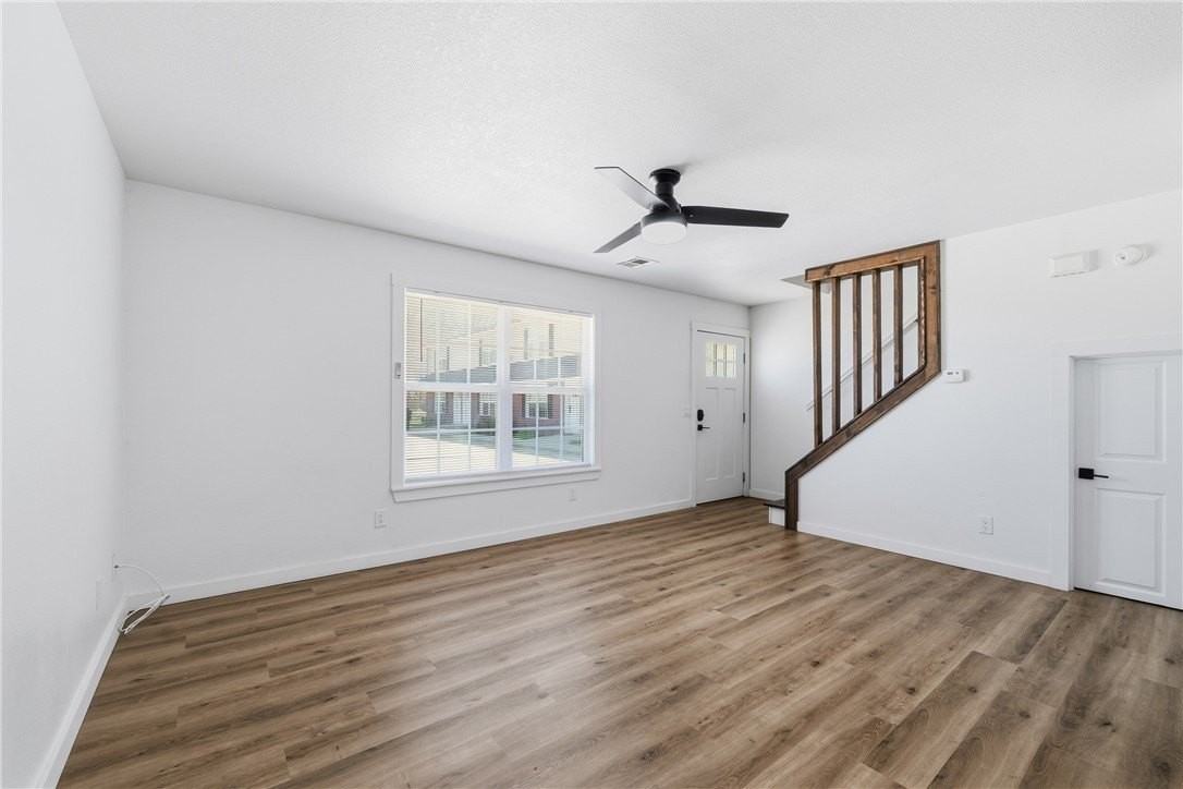 2302 Se Jayel Ter #3 - Photo 3 of 26