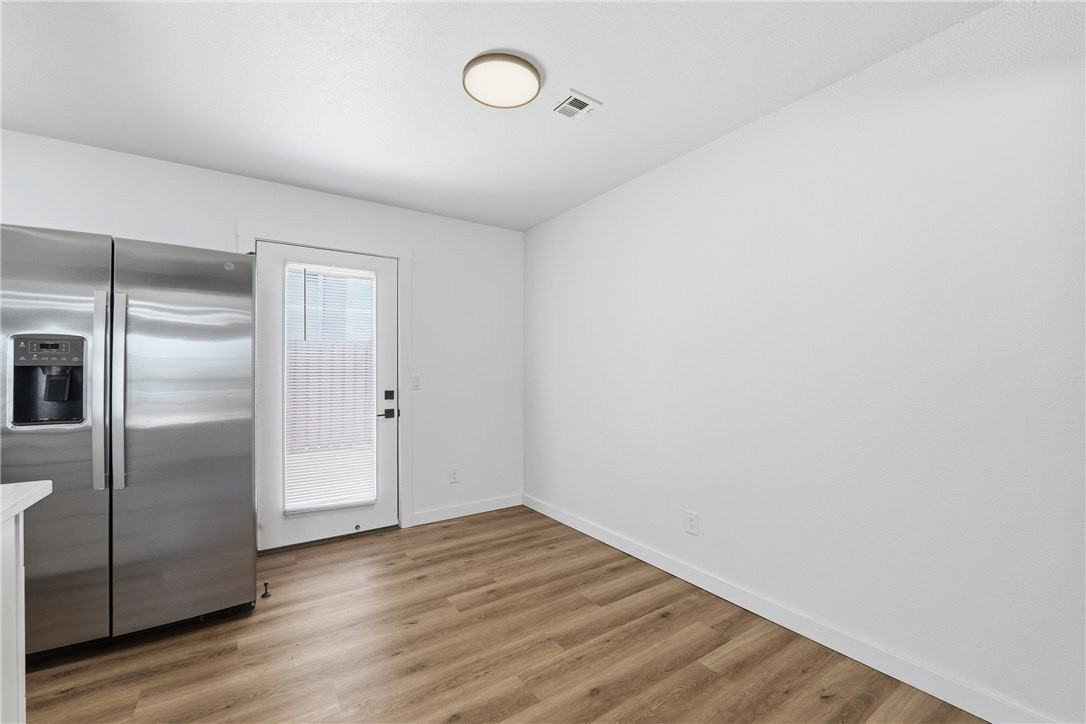 2302 Se Jayel Ter #3 - Photo 5 of 26
