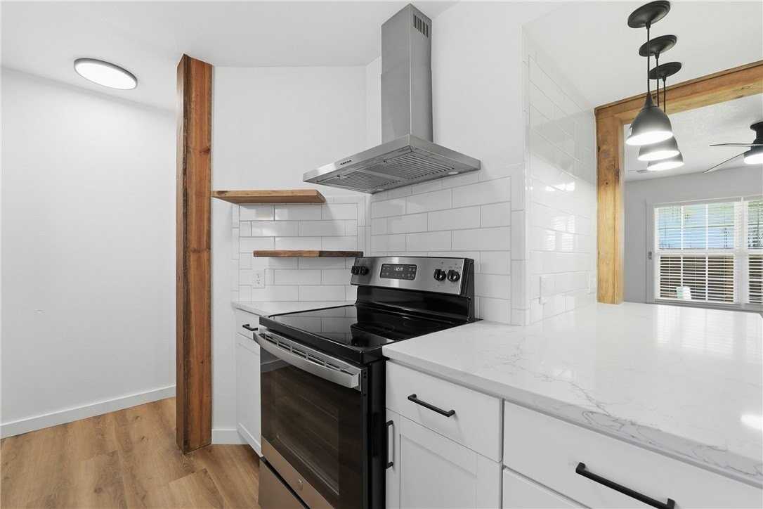 2400 Se Jayel Ter #4 - Photo 5 of 28
