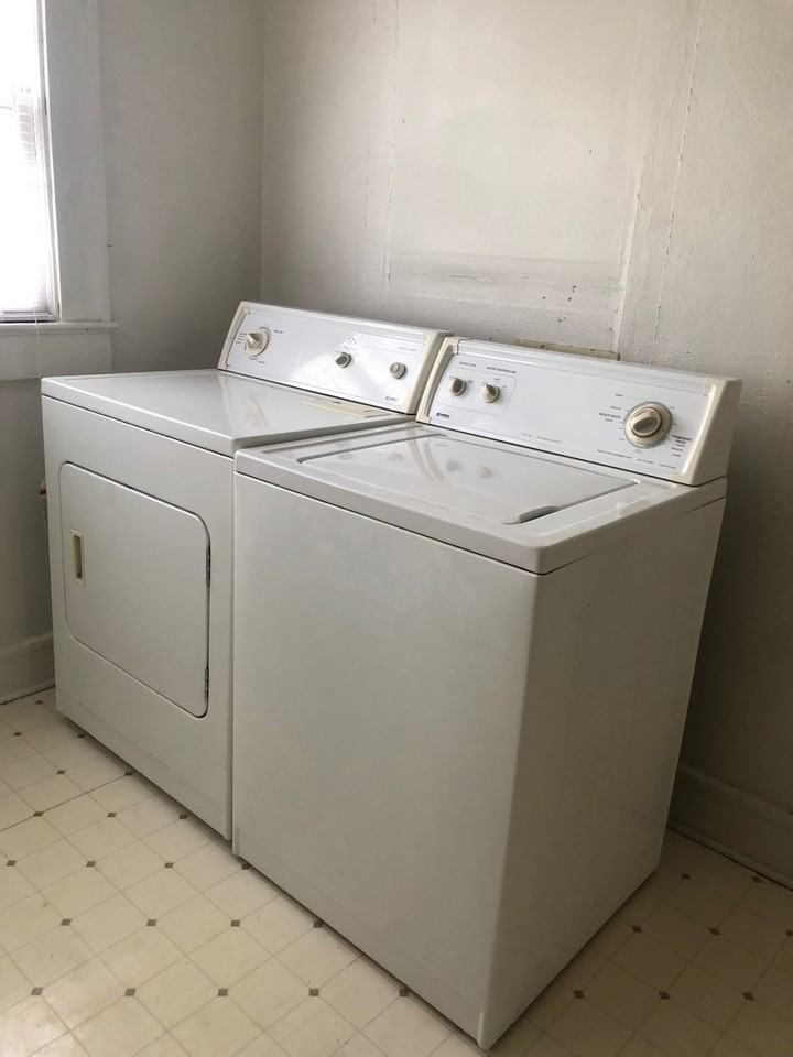 106 N Houston St - Photo 6 of 7