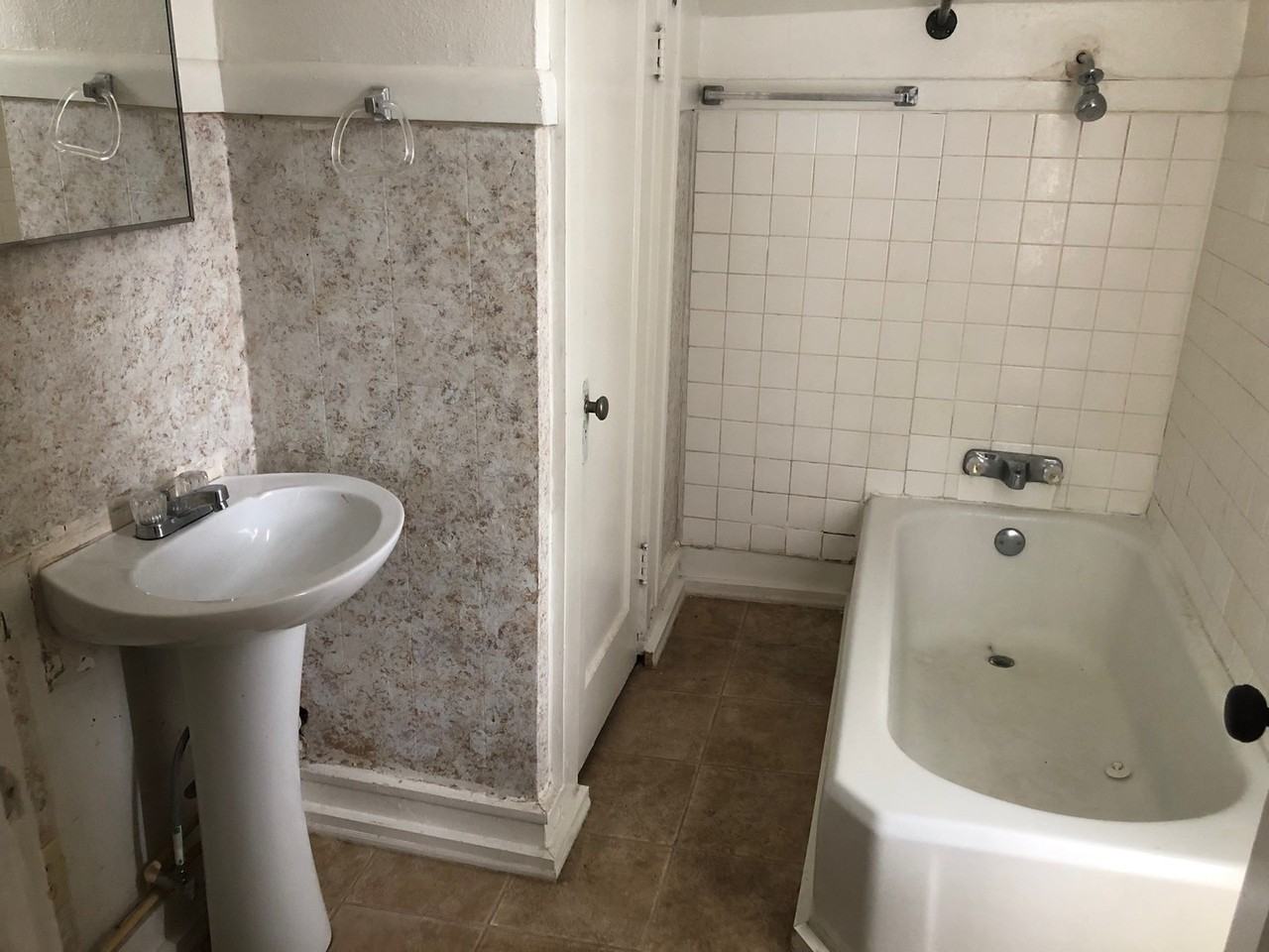 106 N Houston St - Photo 7 of 7