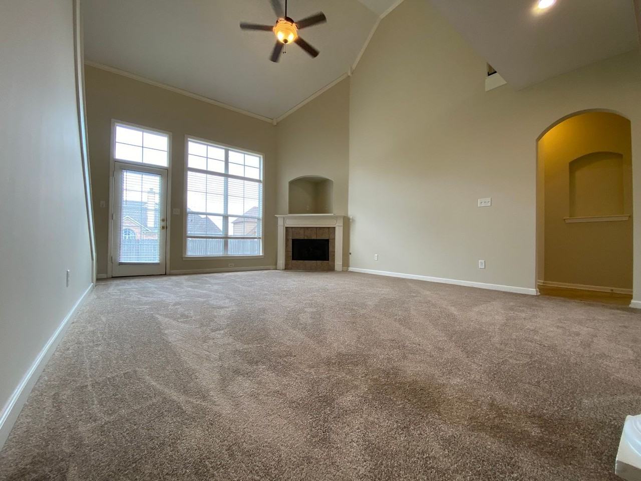 8262 Old Brownsville Rd - Photo 6 of 39