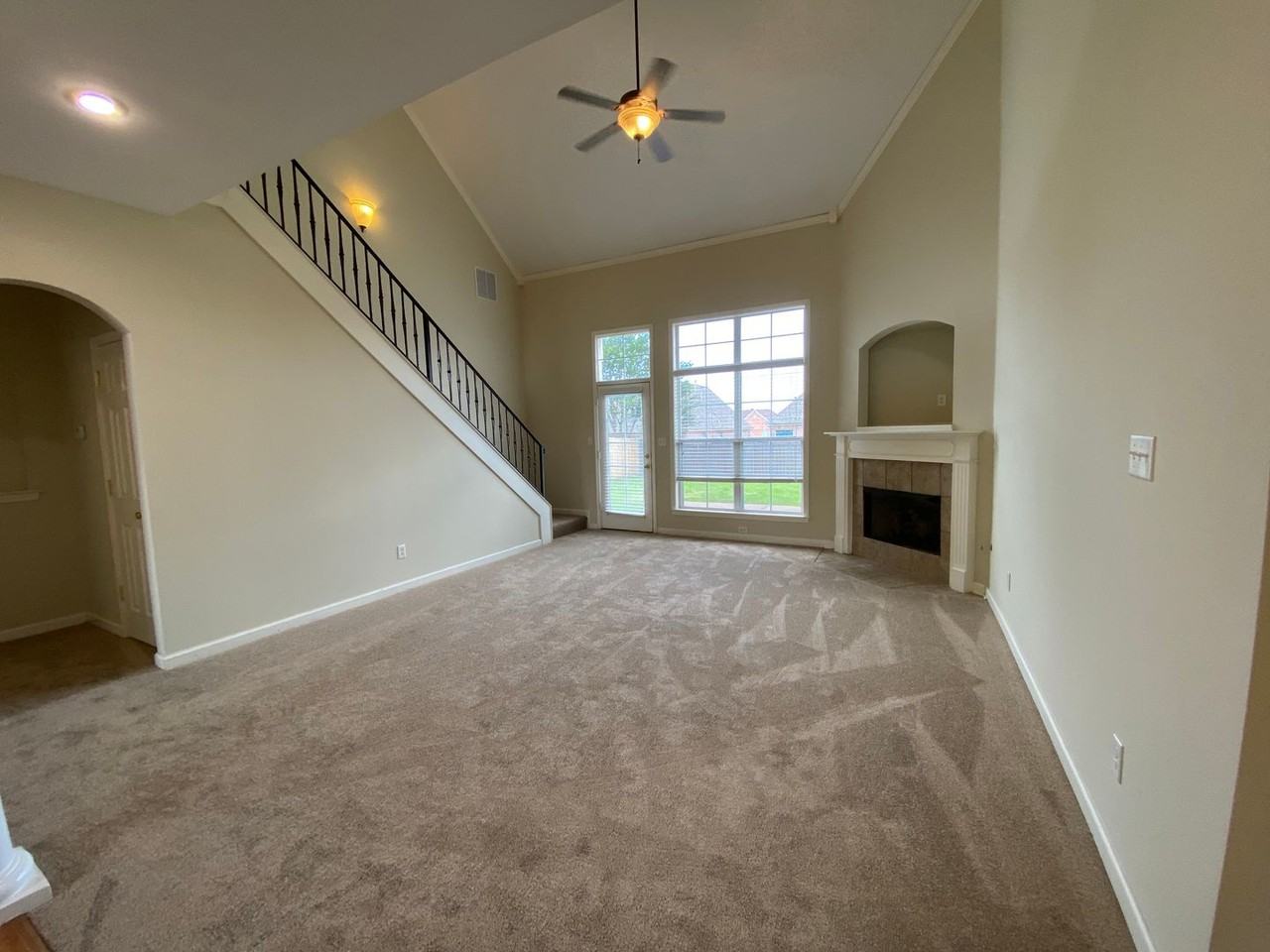 8262 Old Brownsville Rd - Photo 7 of 39