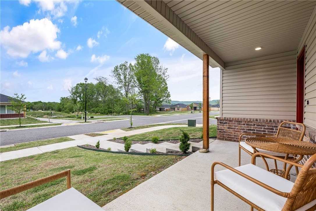 2349 E Buffalo Bnd - Photo 2 of 37