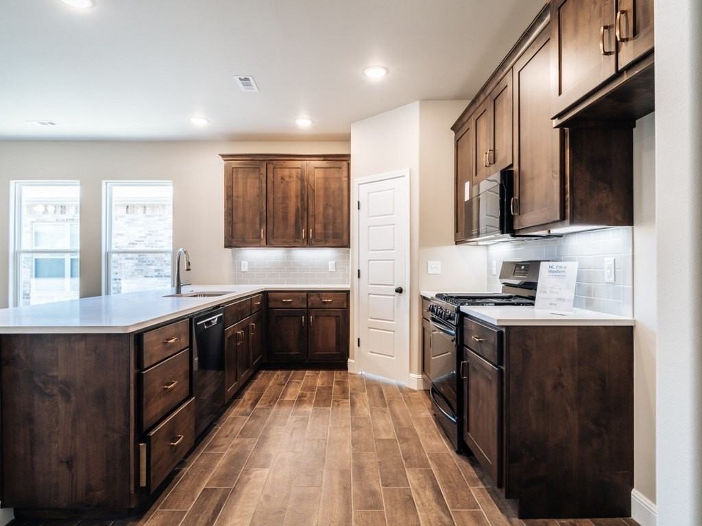 2101 Wildflower Dr - Photo 4 of 18