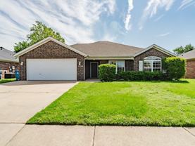 1105 Sw Cabriolet St - Photo 1 of 1