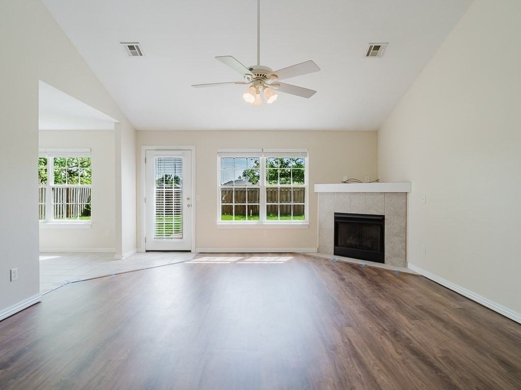 1105 Sw Cabriolet St - Photo 4 of 27