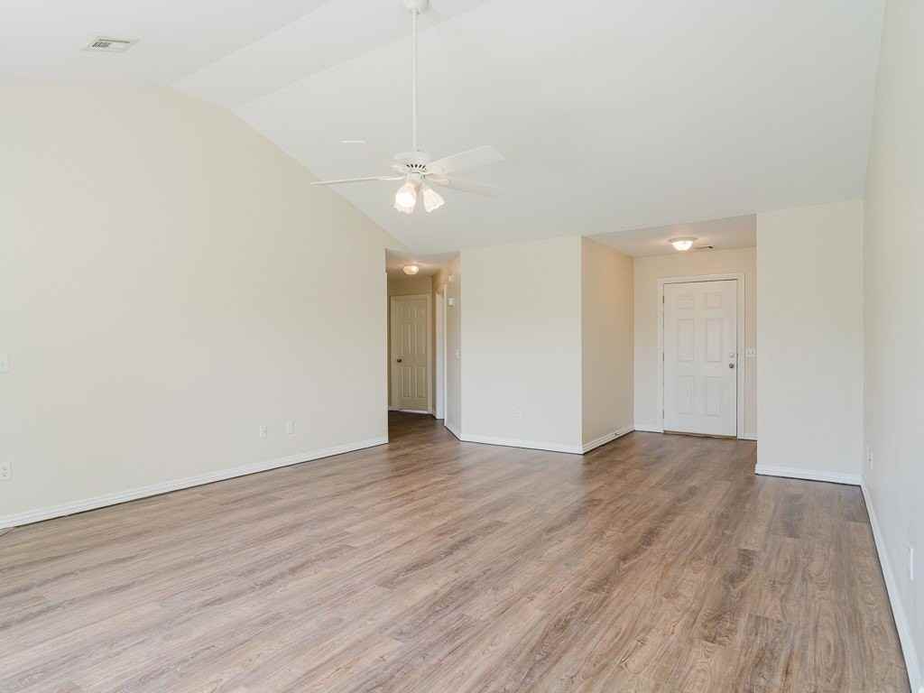 1105 Sw Cabriolet St - Photo 5 of 27