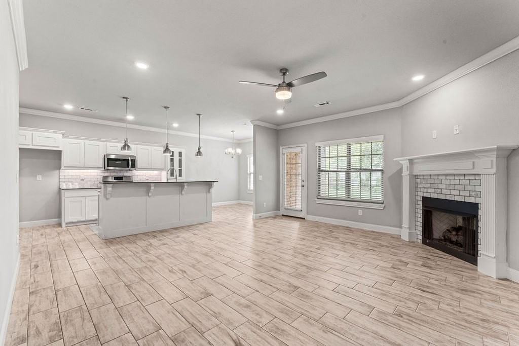2302 Aspen - Photo 3 of 28