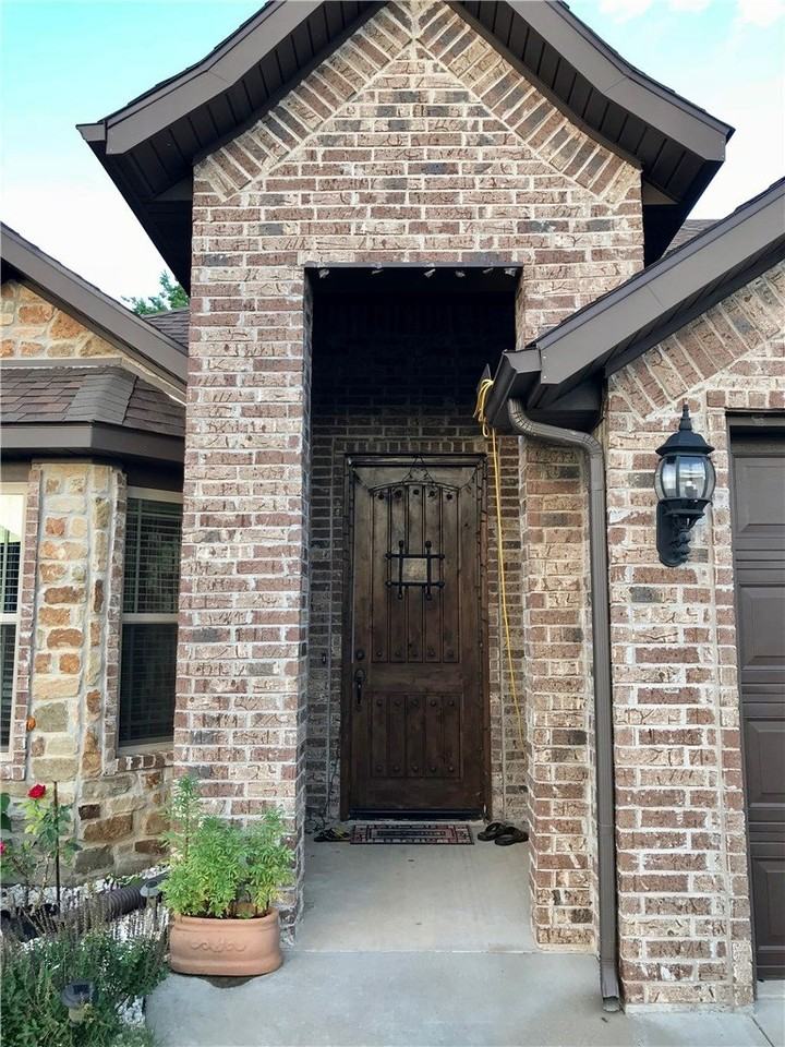 805 Sw Caprington St - Photo 3 of 12
