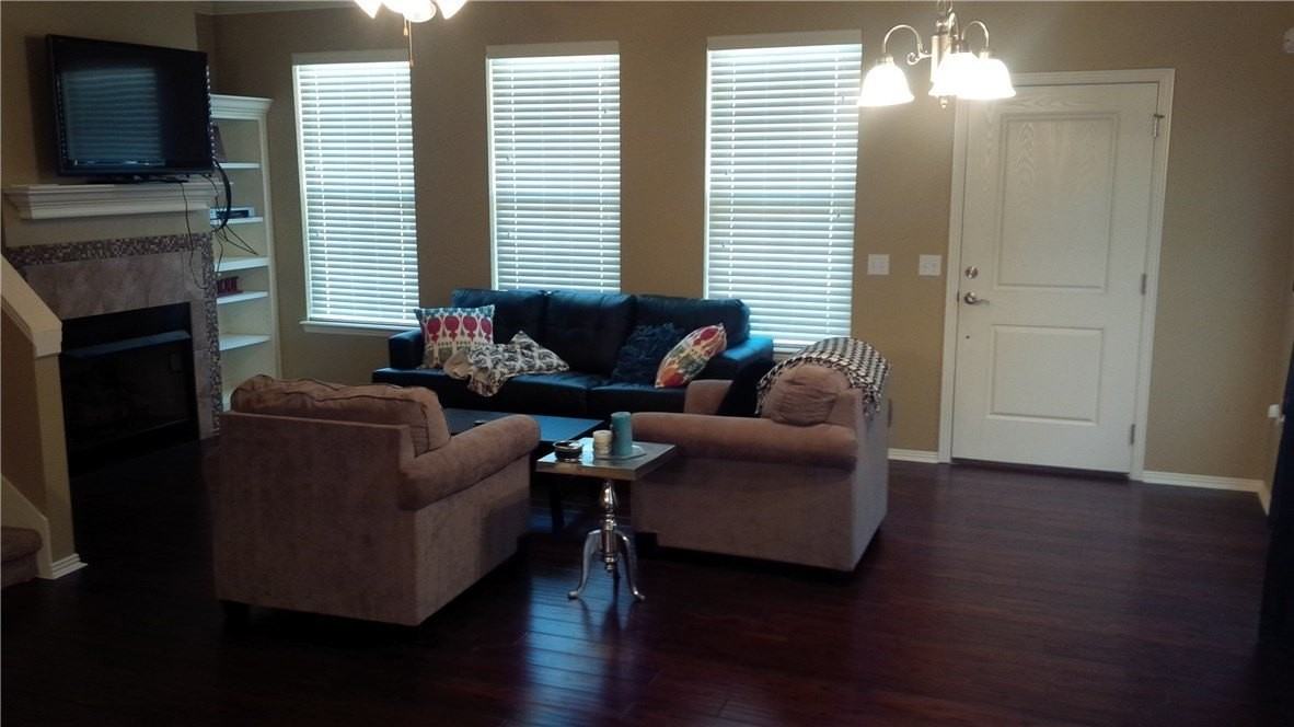 649 N Longfellow Ln - Photo 2 of 9