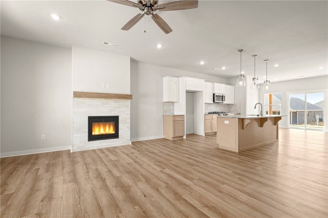 2302 N Presley St - Photo 3 of 31