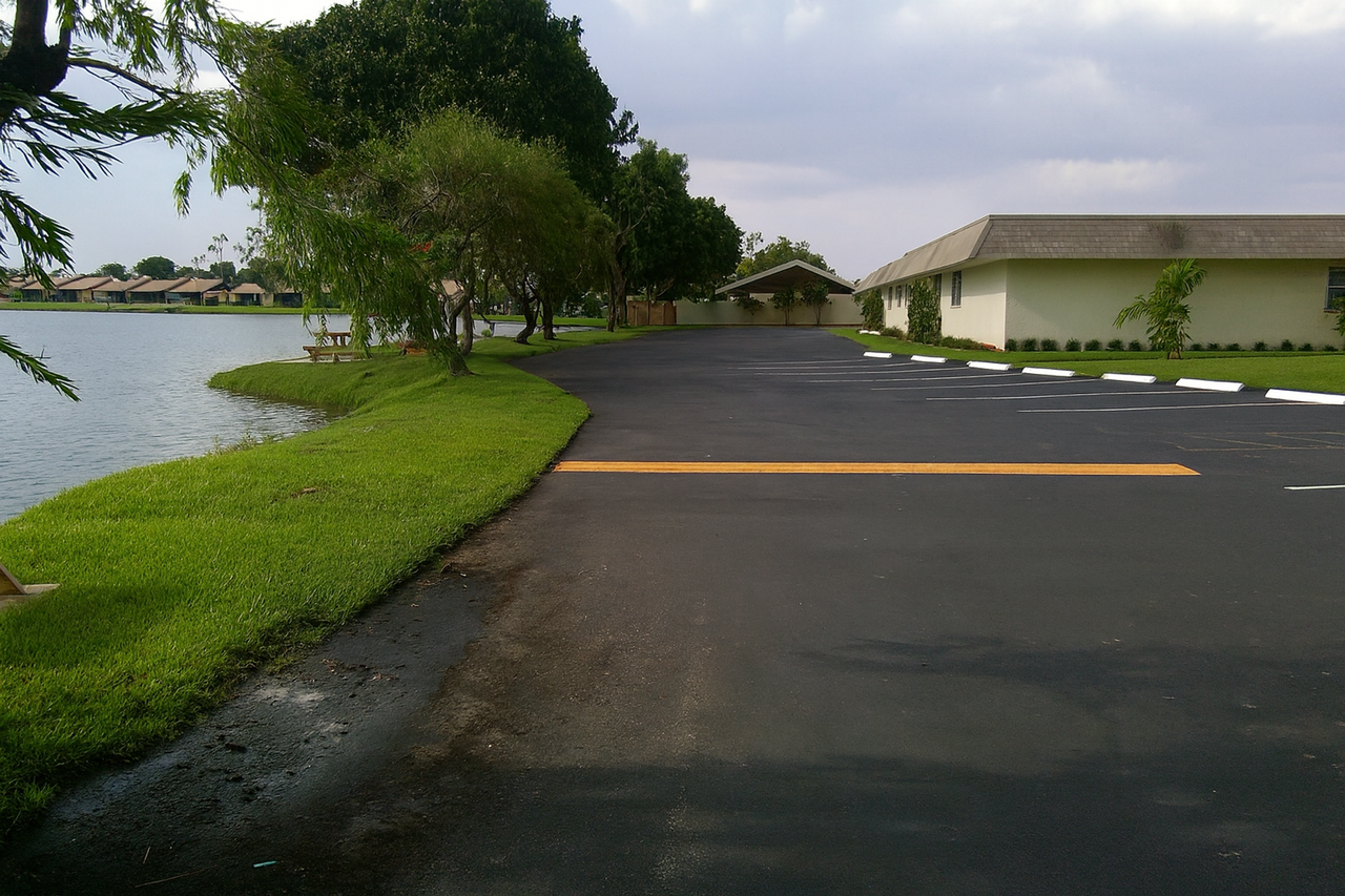 511 Banks Rd Margate, FL 33063 - Photo 4 of 10