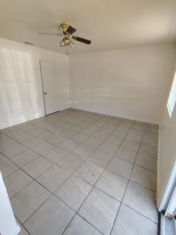 2 Bed / 1 Bath – Gated Unit with Private Patio | Bakersfield - Photo 5 of 26