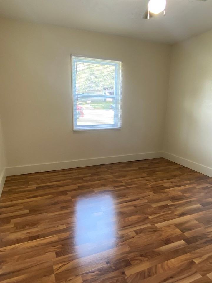 3432 Sw Brendan Ave - Photo 3 of 16