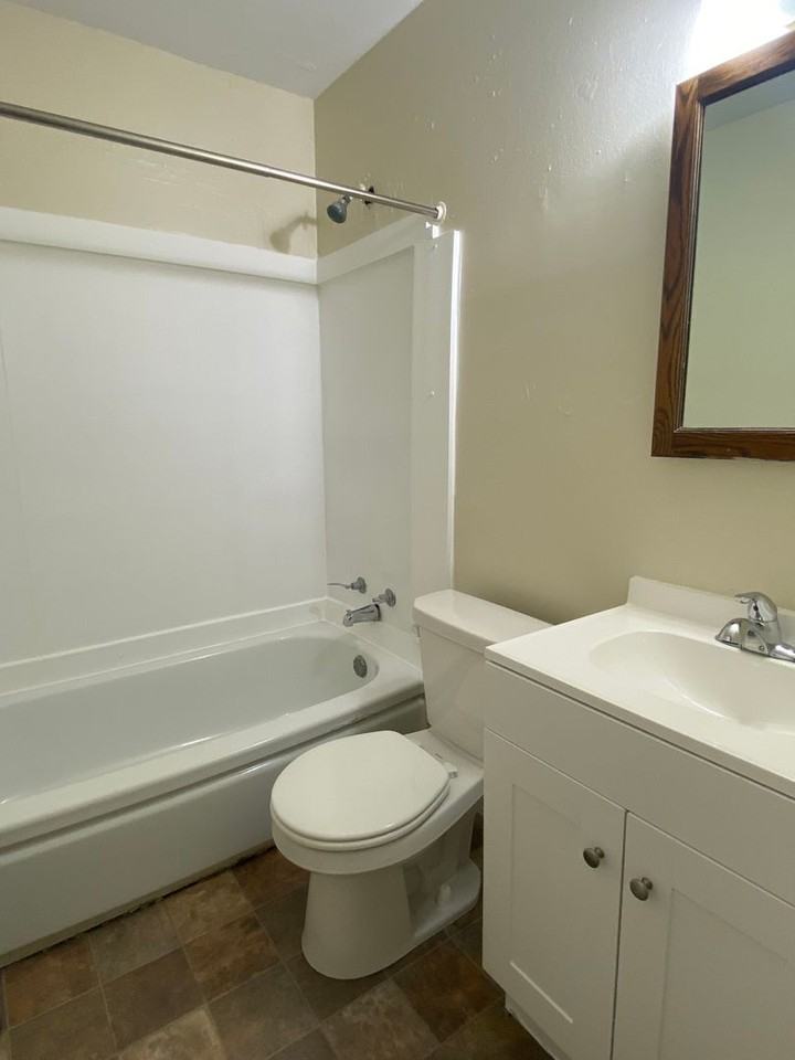 3432 Sw Brendan Ave - Photo 4 of 16