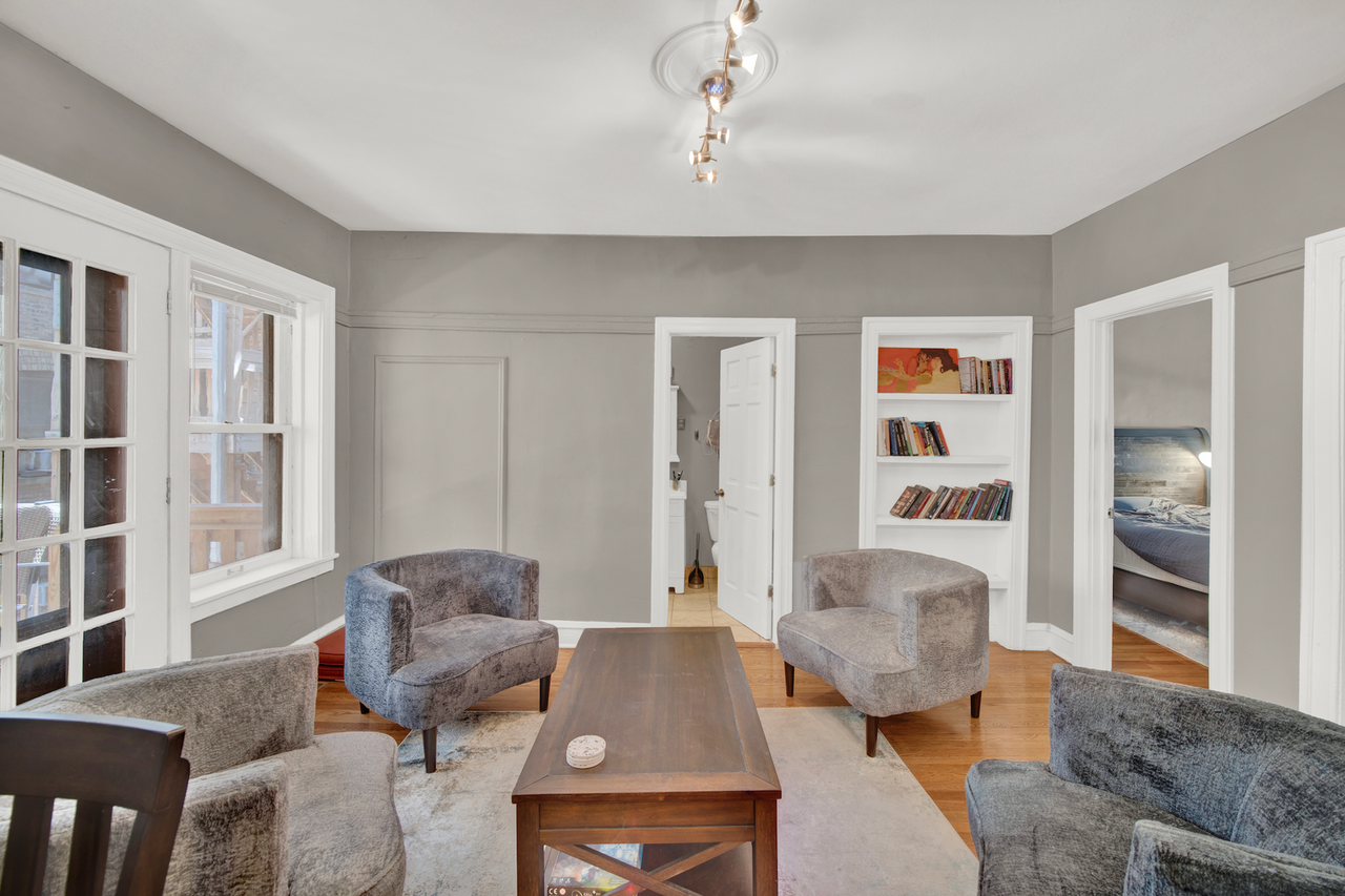 Pine Grove and Cornelia Lakeview Apartments - Photo 4 of 36