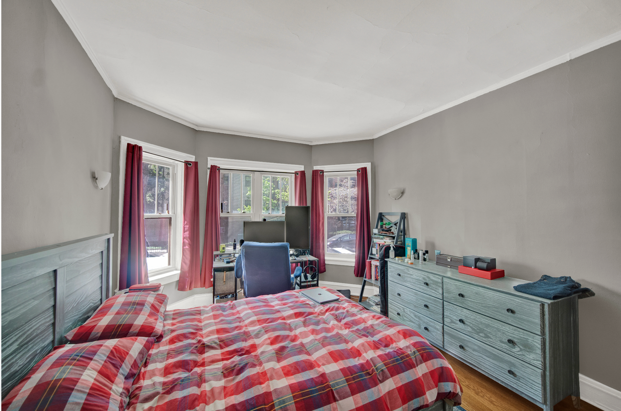 Pine Grove and Cornelia Lakeview Apartments - Photo 7 of 36