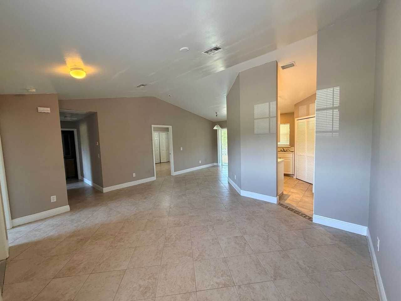 714 Jack Ave S - Photo 7 of 36