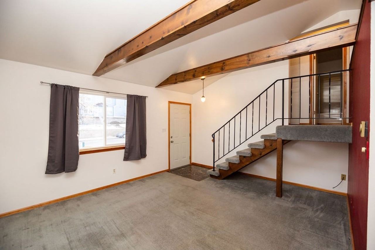 3208 Spruce Dr - Photo 5 of 25