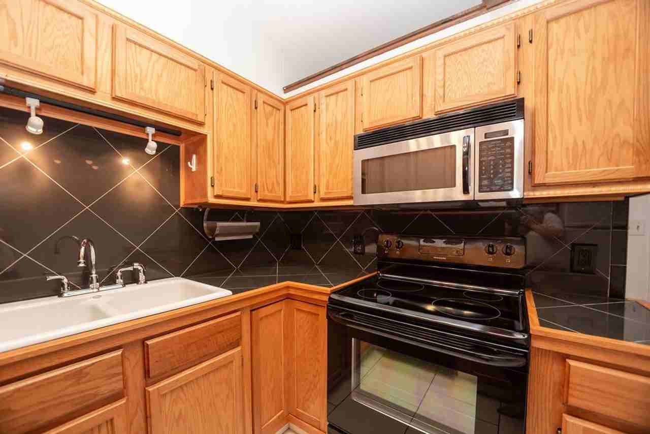 3208 Spruce Dr - Photo 7 of 25