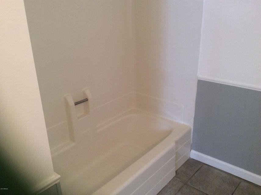 2694 E Oakleaf Dr - Photo 3 of 10
