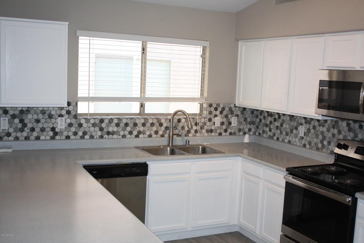 6123 N 135th Dr - Photo 4 of 19