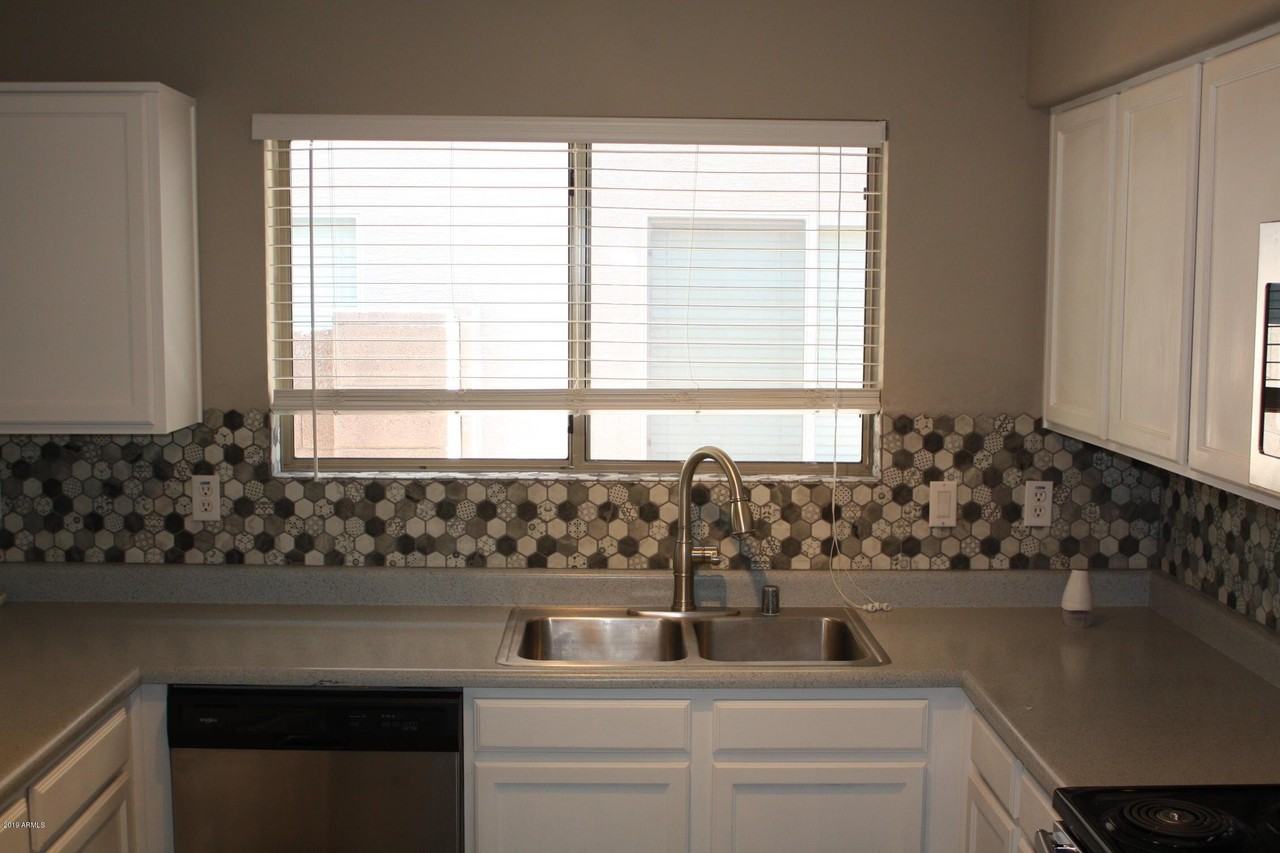 6123 N 135th Dr - Photo 5 of 19