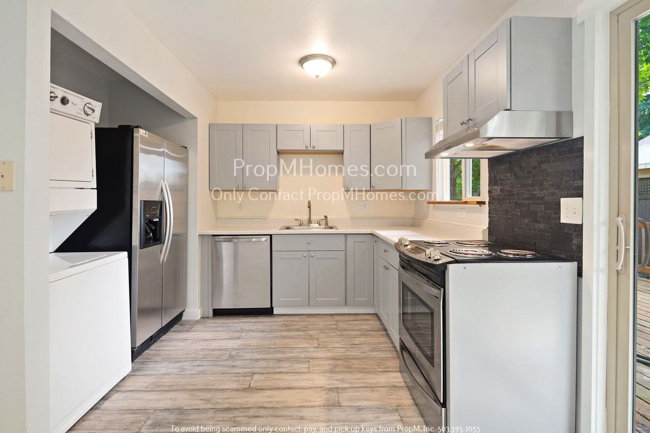 5829 Se 80th Ct - Photo 2 of 18