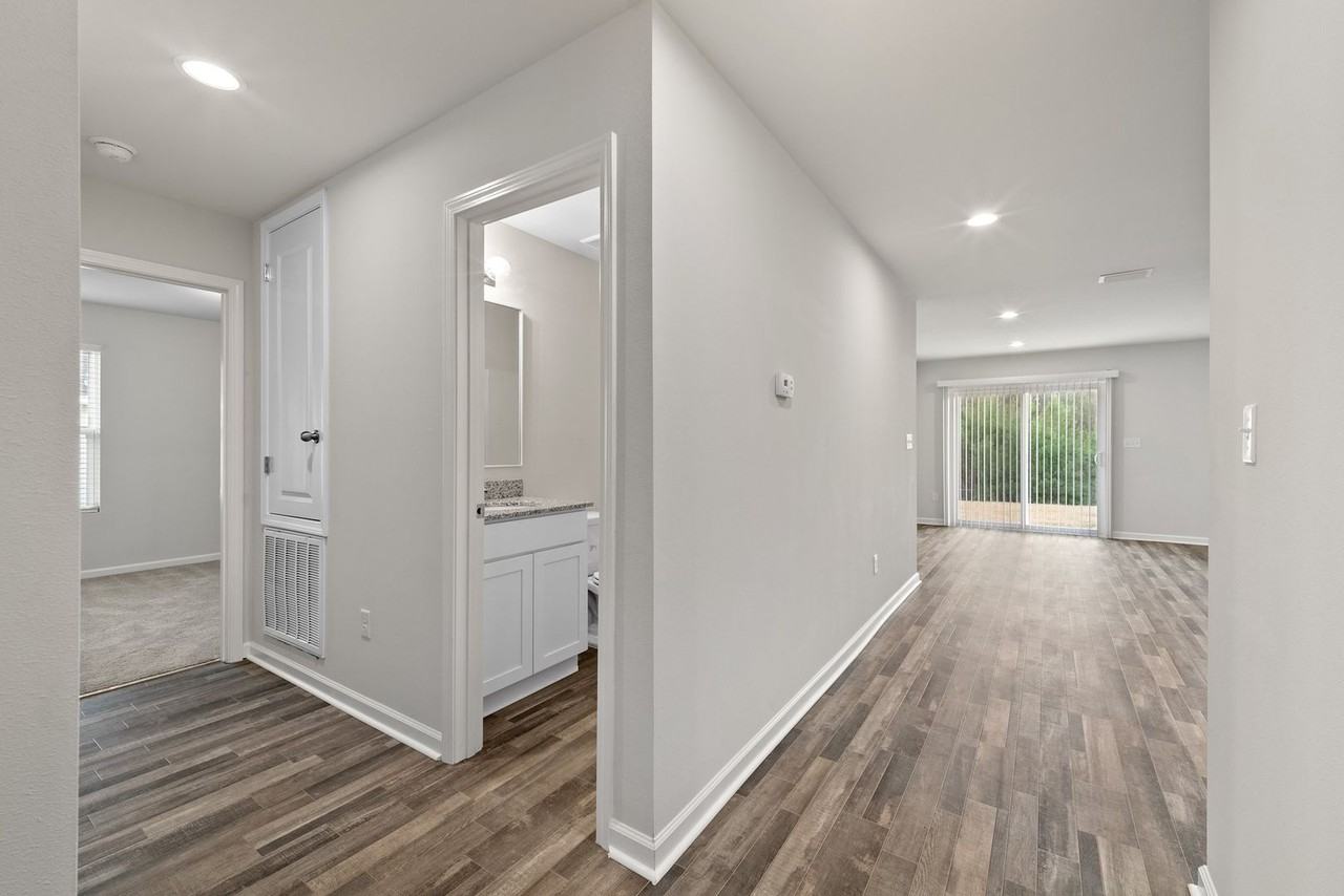 630 Whispering Creek Ave - Photo 5 of 32