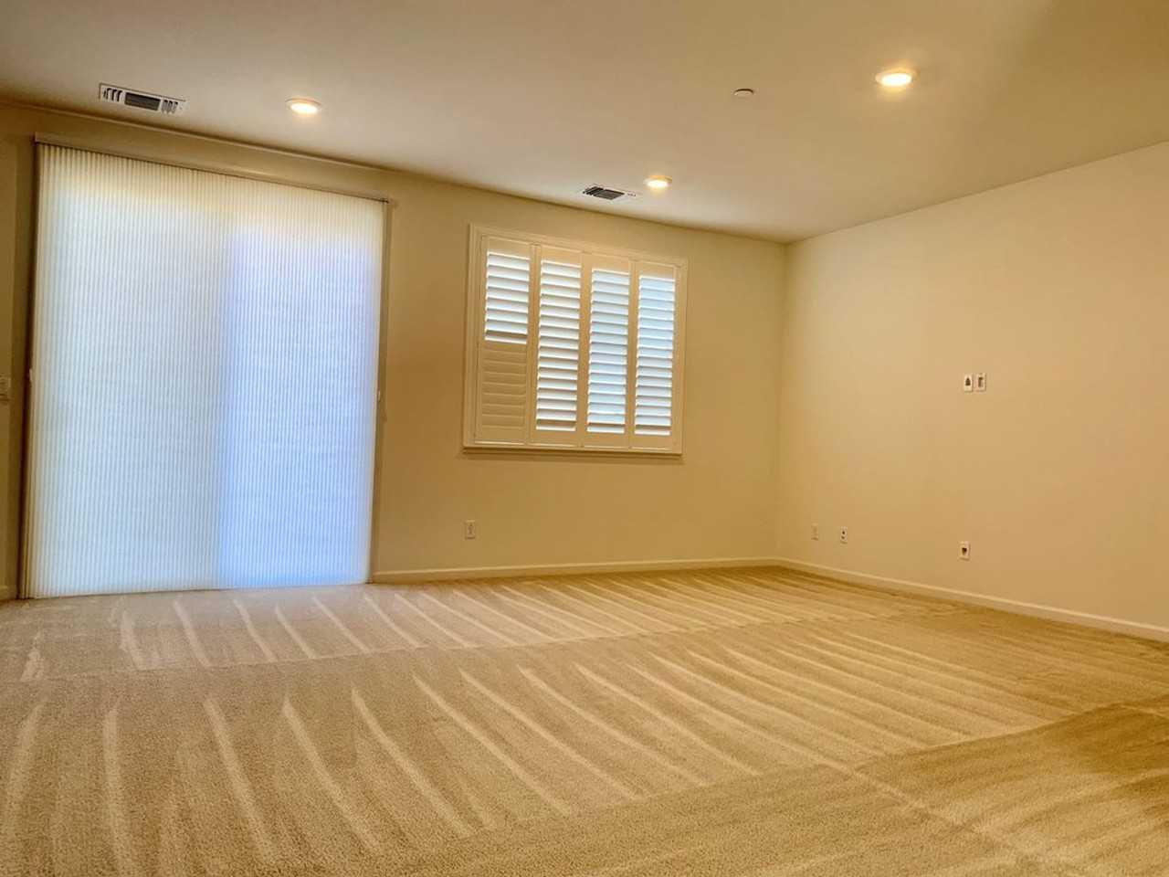 33627 Stallion St - Photo 6 of 11