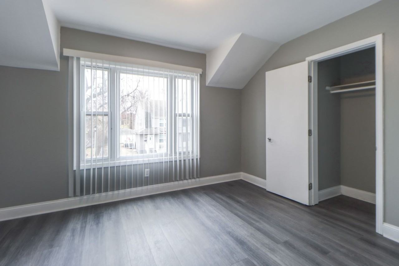 2502 E 140th Pl - Photo 7 of 11