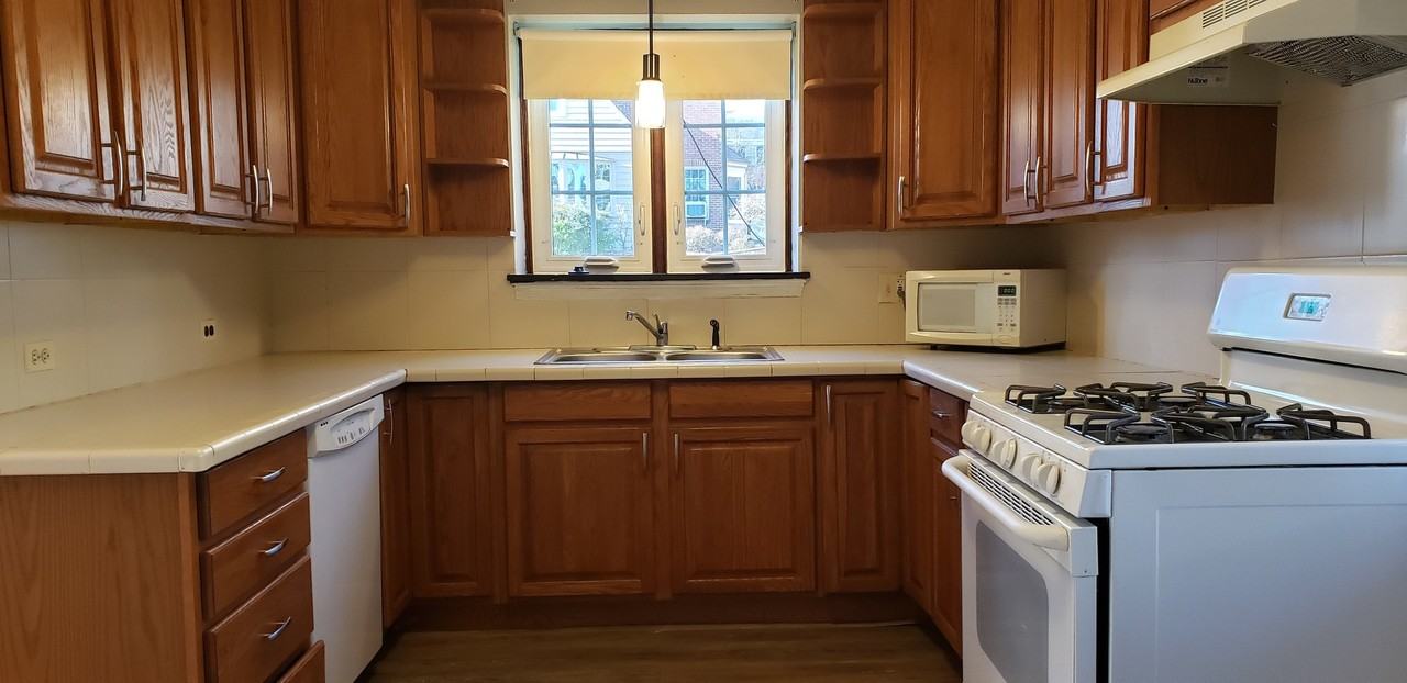 1910 Randolph St Ne - Photo 3 of 15