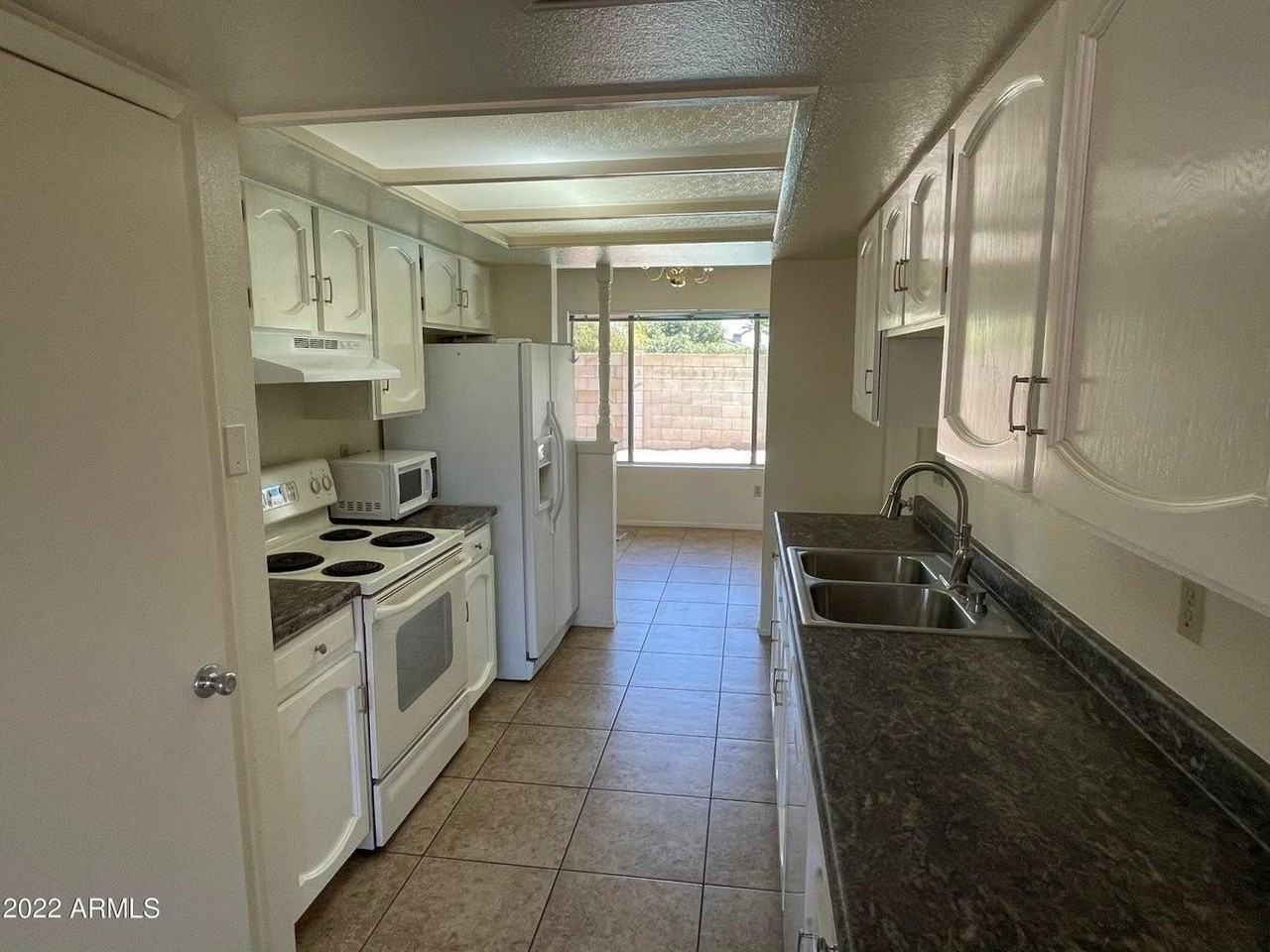 13243 N 47th Pl - Photo 6 of 27