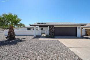 3001 W Mercer Ln - Photo 1 of 1