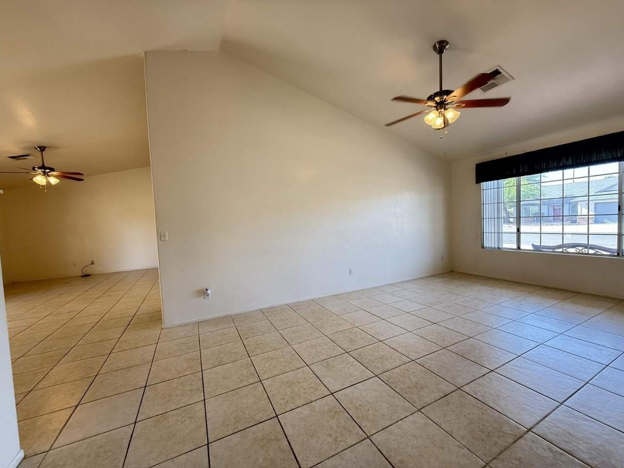 3913 W Morelos St - Photo 4 of 19