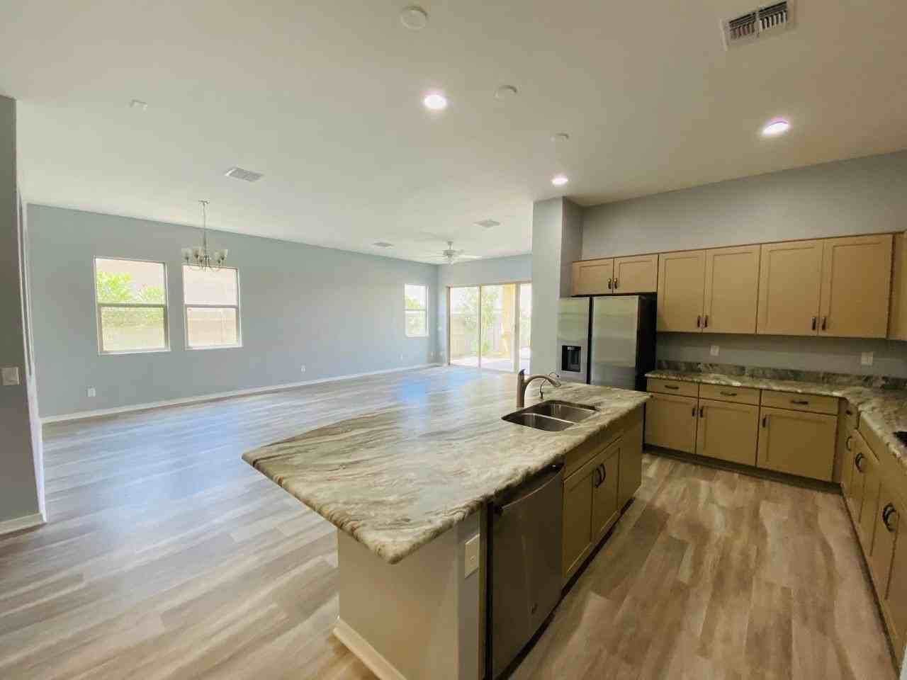 2828 W Patagonia Ct - Photo 4 of 28