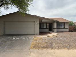 featured image of 1821 W Mountain Oak Ln