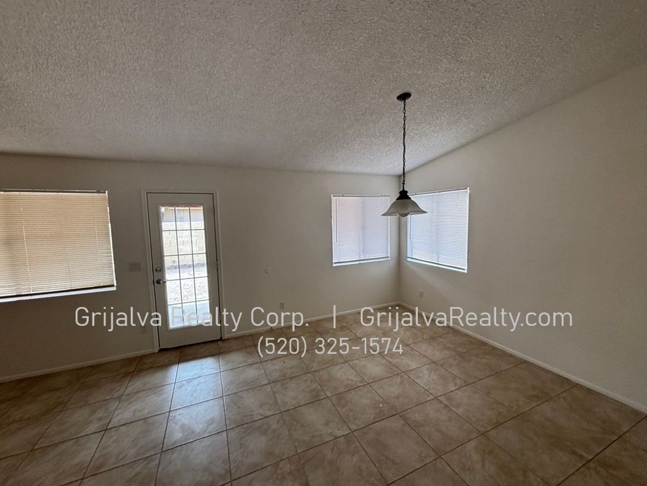 1821 W Mountain Oak Ln - Photo 6 of 15