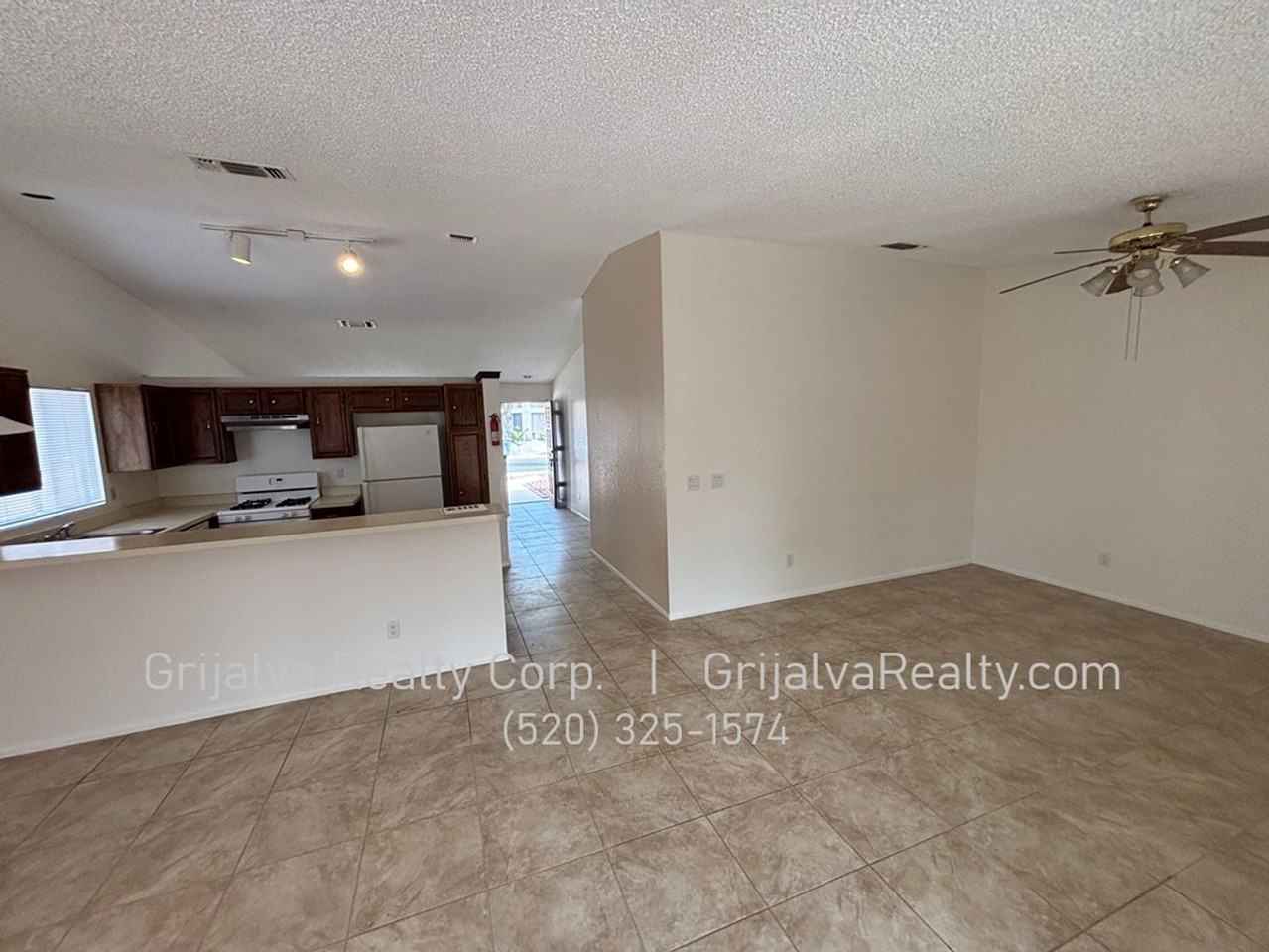 1821 W Mountain Oak Ln - Photo 7 of 15
