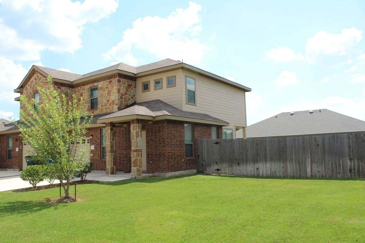 1136 Brown Rock Dr - Photo 3 of 18